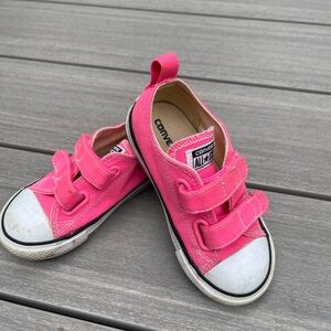 Converse All Stars Bright Pink in Great condition